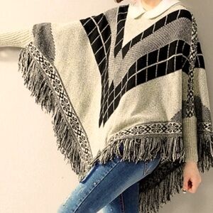 Yaira Poncho Sweater Womens‎ Size S/M Oatmeal Fringe Bohemian Aztec Print Shawl